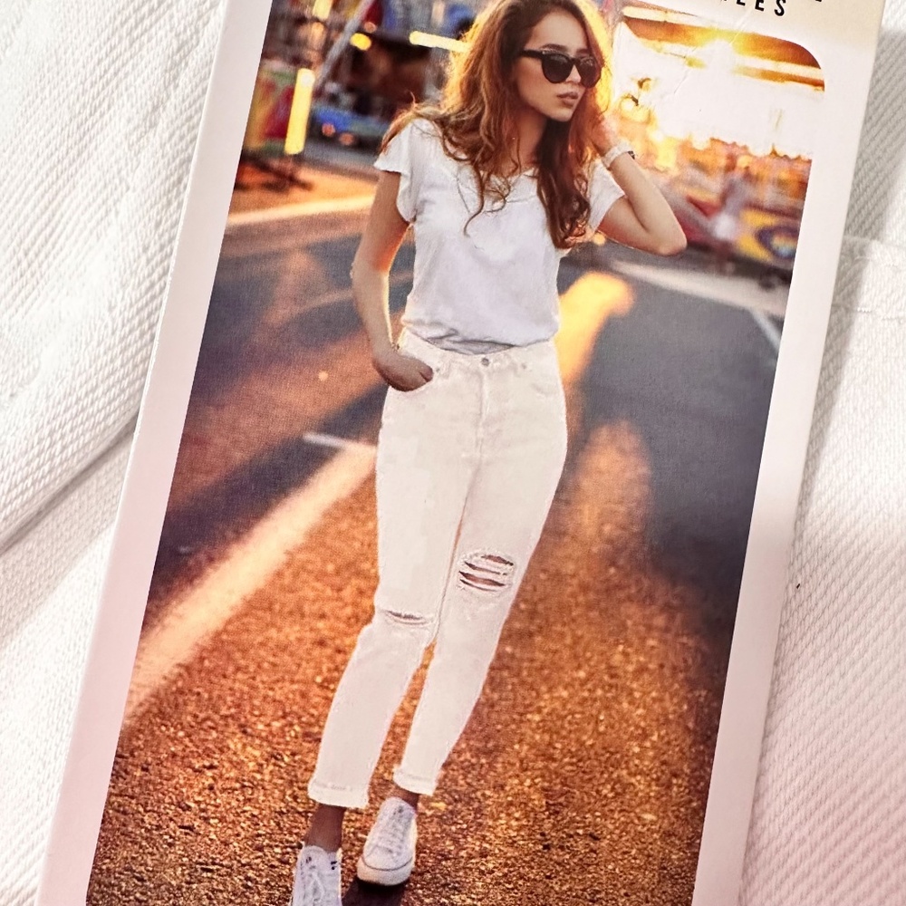 NEW Rewash White Distressed Super High Mom Jean Vintage Stretch Size 5 / 27